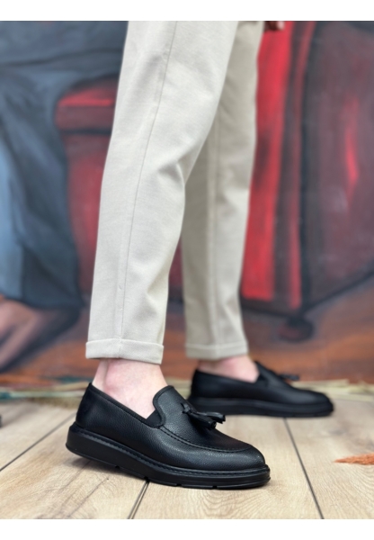 MirgeShoes Siyah Bağcıksız Püsküllü Erkek Loafer Ayakkabı Mat Süet Detaylı Yüksek SYH Taban MRG01060002323