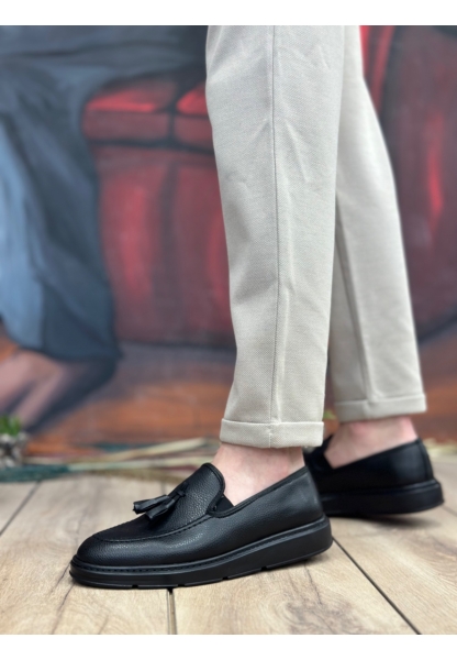 MirgeShoes Siyah Bağcıksız Püsküllü Erkek Loafer Ayakkabı Mat Süet Detaylı Yüksek SYH Taban MRG01060002323