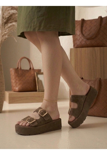 Yazlık Kadın Kahverengi Platform Taban Tokalı Terlik